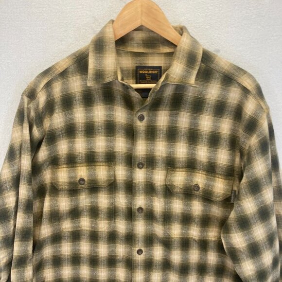 Woolrich Flannel Shirt Mens Size Large Green Tan Plaid Chest Pockets Cabincore - Picture 4 of 11